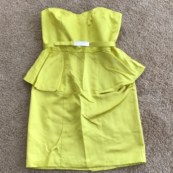 Trina Turk Dresses & Skirts - TRINA TURK size 4 yellow silk strapless dress
